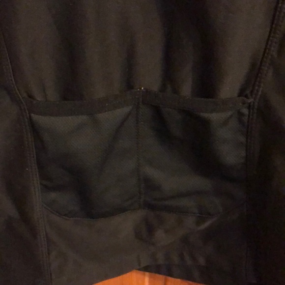 Nike black workout crop top size m and s - Picture 4 of 4